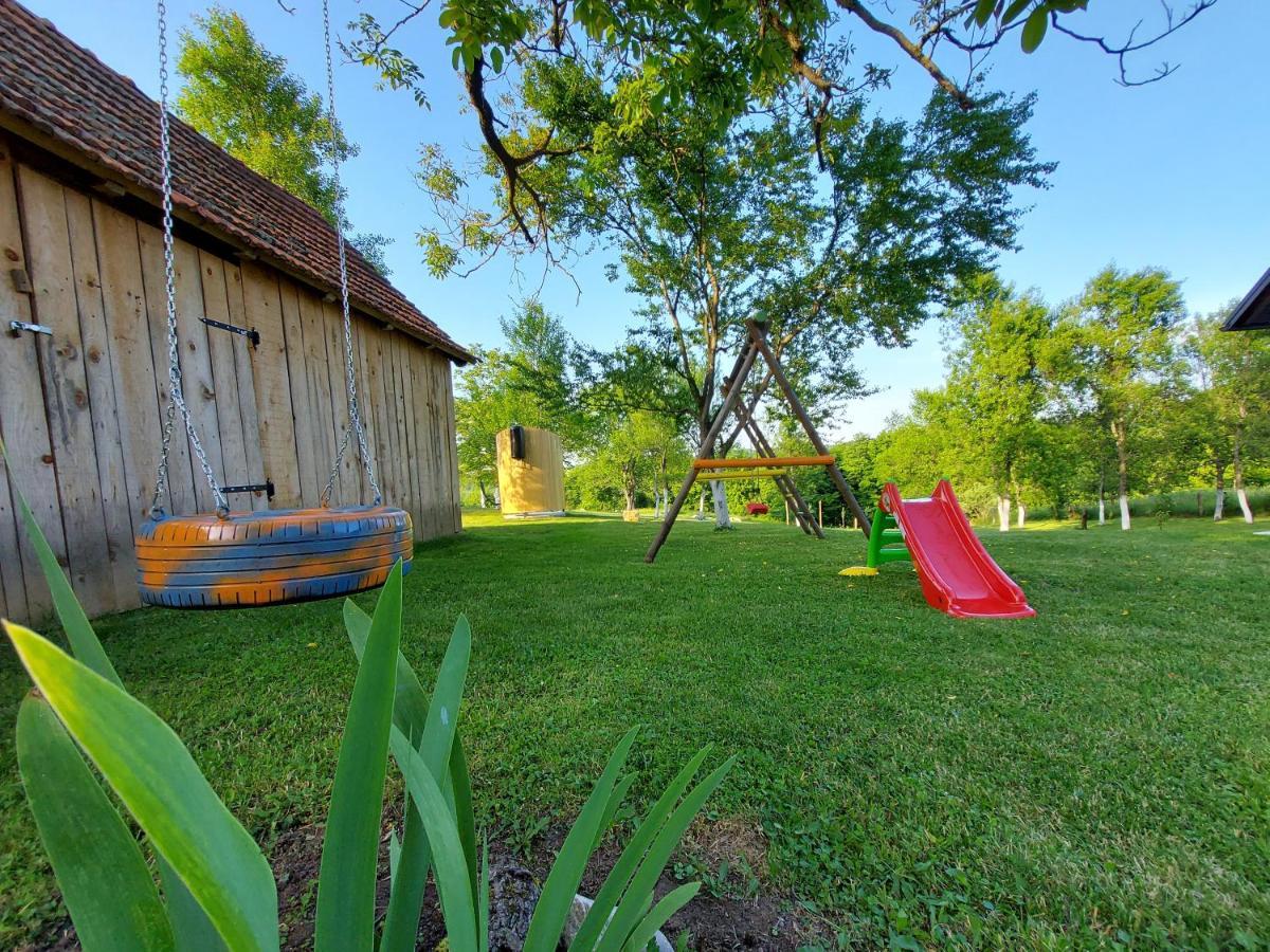 Holiday Home, Apartman Obajdin Слуни Екстериор снимка