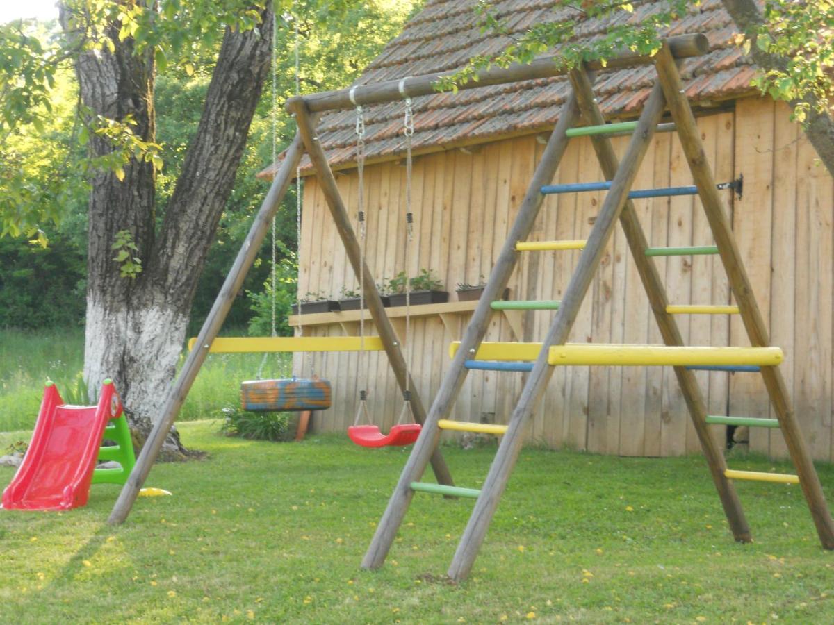 Holiday Home, Apartman Obajdin Слуни Екстериор снимка