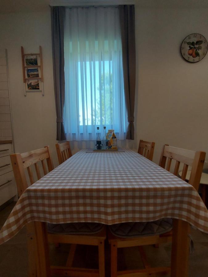 Holiday Home, Apartman Obajdin Слуни Екстериор снимка