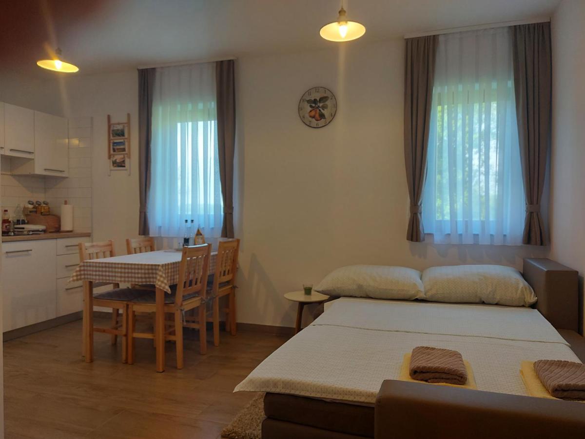 Holiday Home, Apartman Obajdin Слуни Екстериор снимка