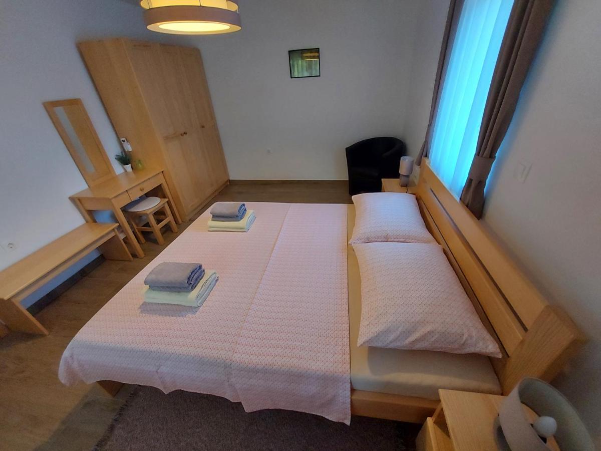 Holiday Home, Apartman Obajdin Слуни Екстериор снимка