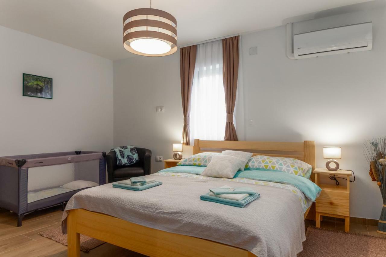 Holiday Home, Apartman Obajdin Слуни Екстериор снимка