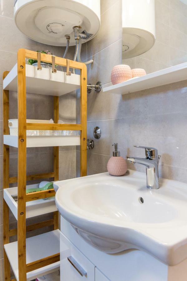 Holiday Home, Apartman Obajdin Слуни Екстериор снимка