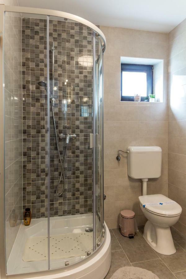 Holiday Home, Apartman Obajdin Слуни Екстериор снимка