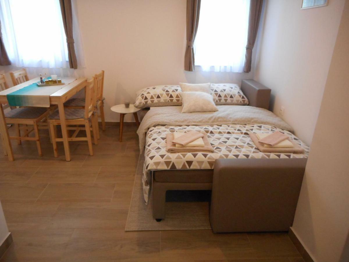 Holiday Home, Apartman Obajdin Слуни Екстериор снимка